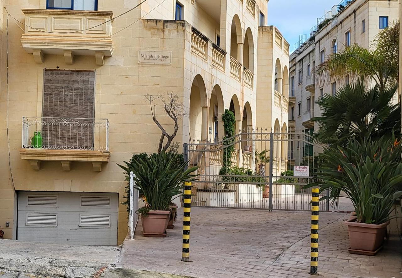 Ir-Rixa Holiday Penthouse Għajnsielem Exteriör bild